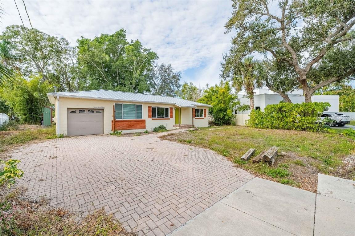 6213 Sanders Dr., Tampa, FL 33611