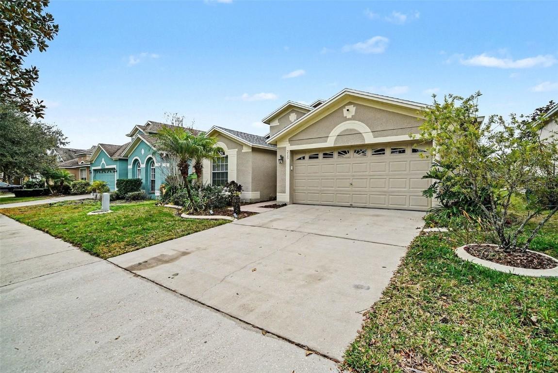 215 Fern Gulley Dr., Seffner, FL 33584
