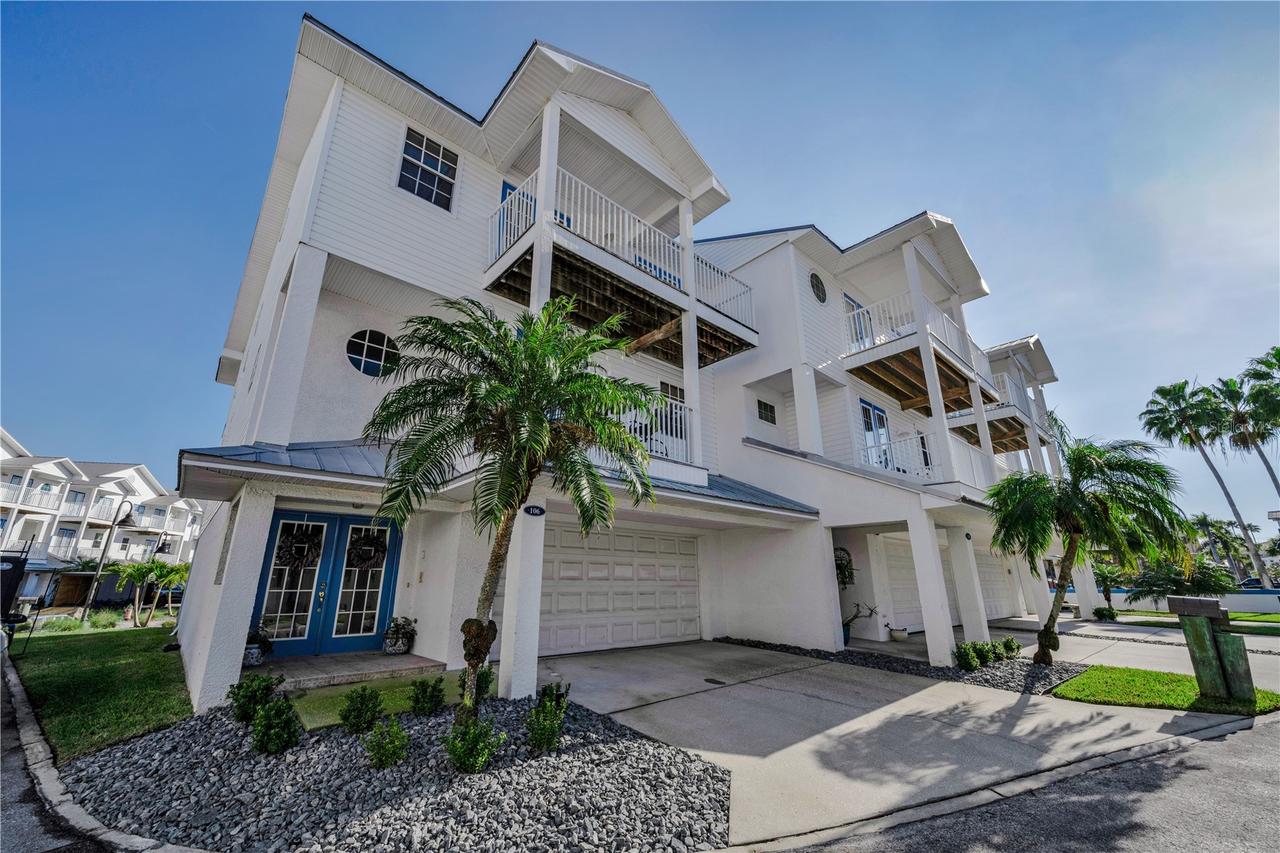 106 Yacht Club Cir., North Redington Beach, FL 33708