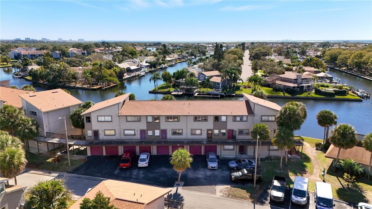 6315 Newtown Cir. #15B3, Tampa, FL 33615