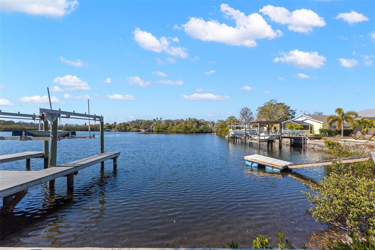 2138 Bayou Dr., Holiday, FL 34691