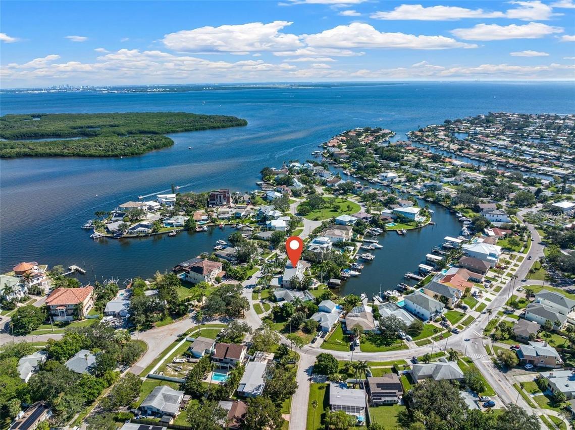 1902 Arrowhead Dr., St Petersburg, FL 33703