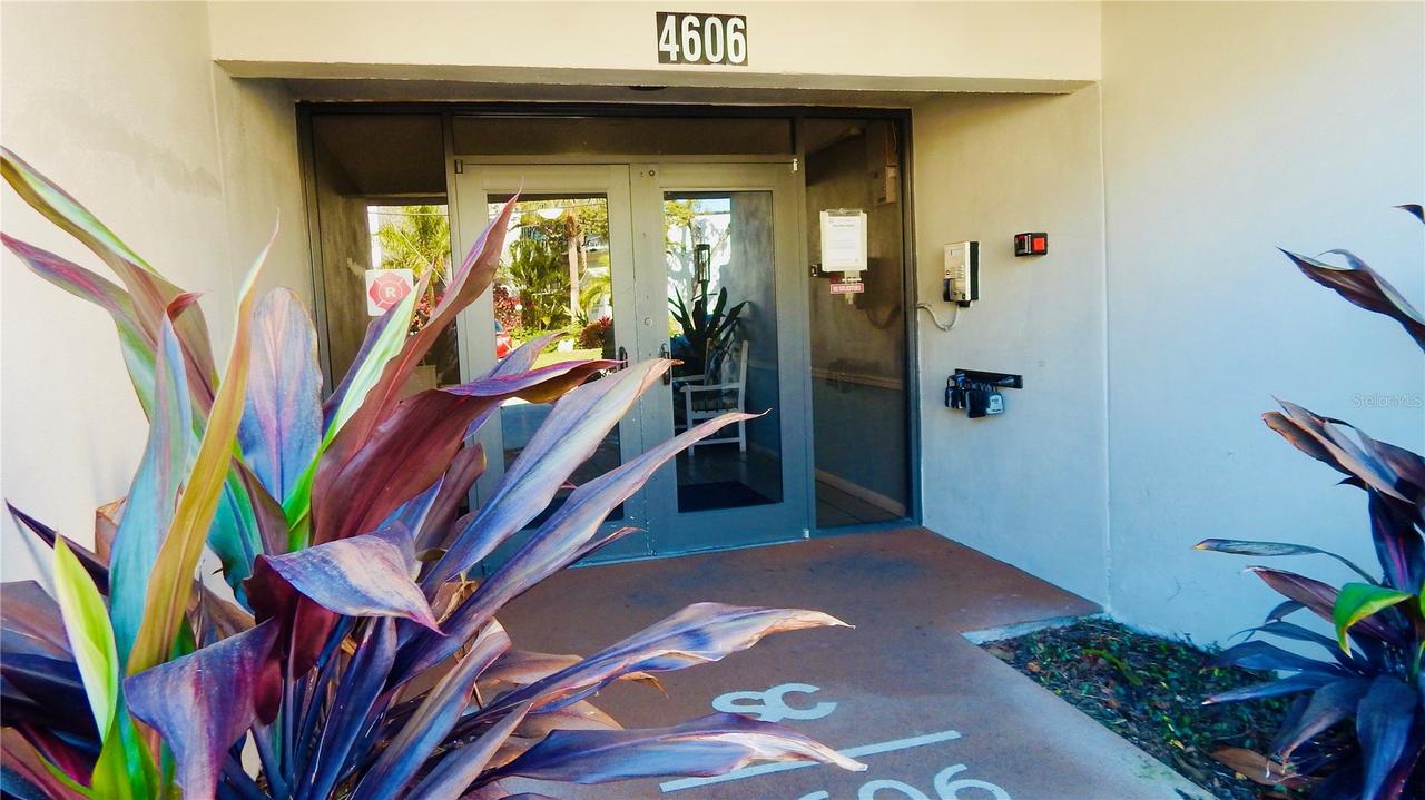 4606 W Gray St. #206, Tampa, FL 33609