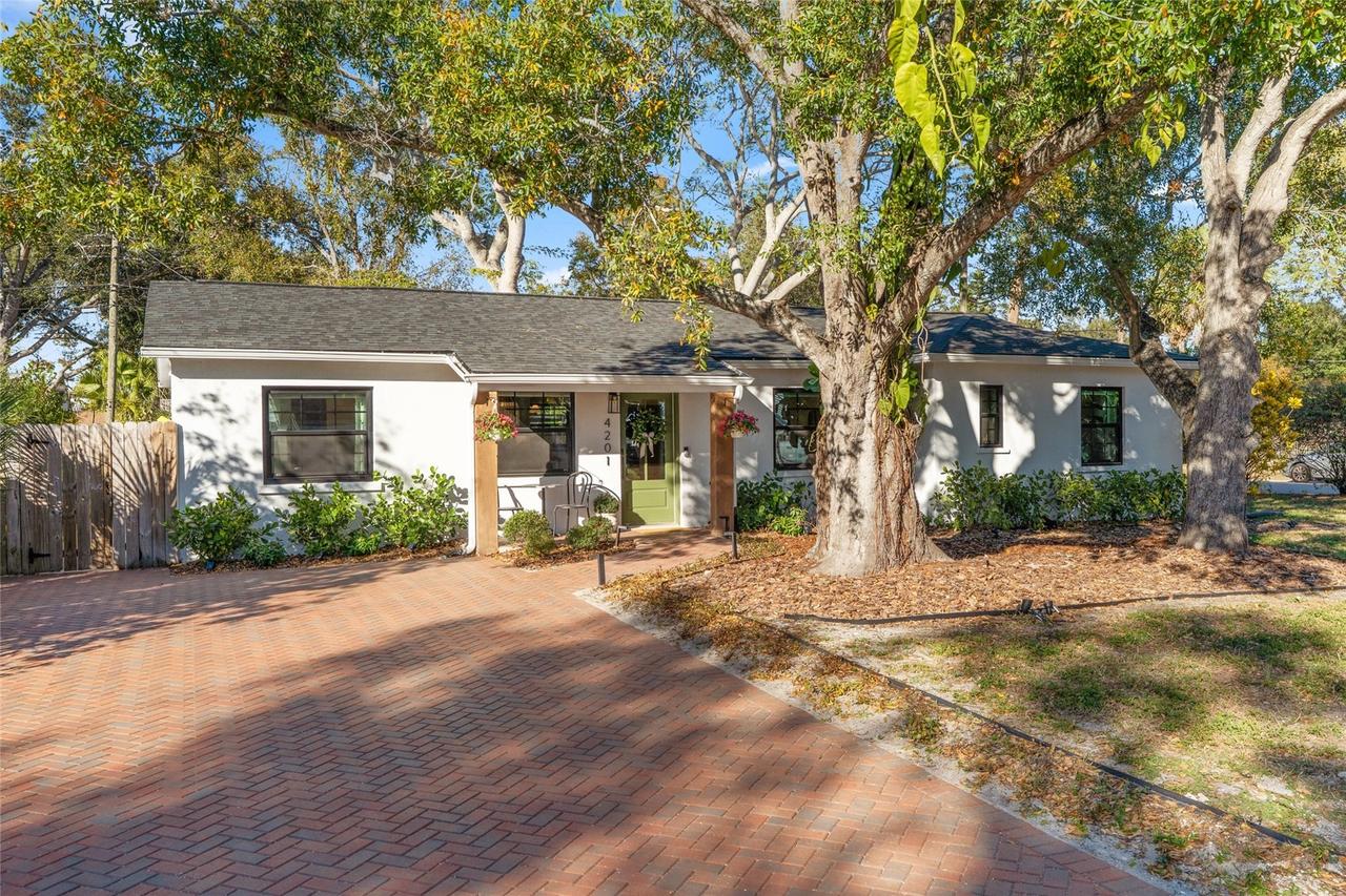 4201 W Bay View Ave., Tampa, FL 33611