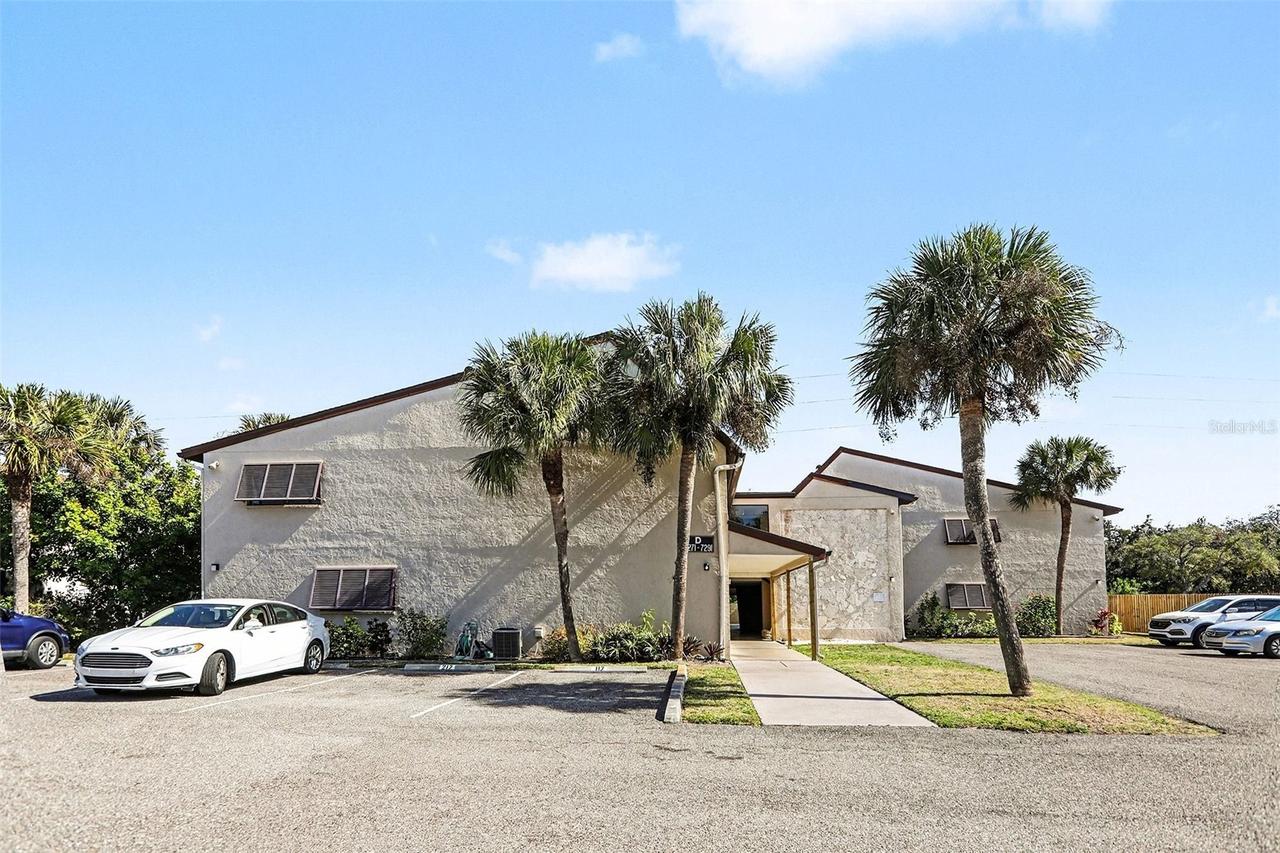 7291 Cloister Dr. #222, Sarasota, FL 34231