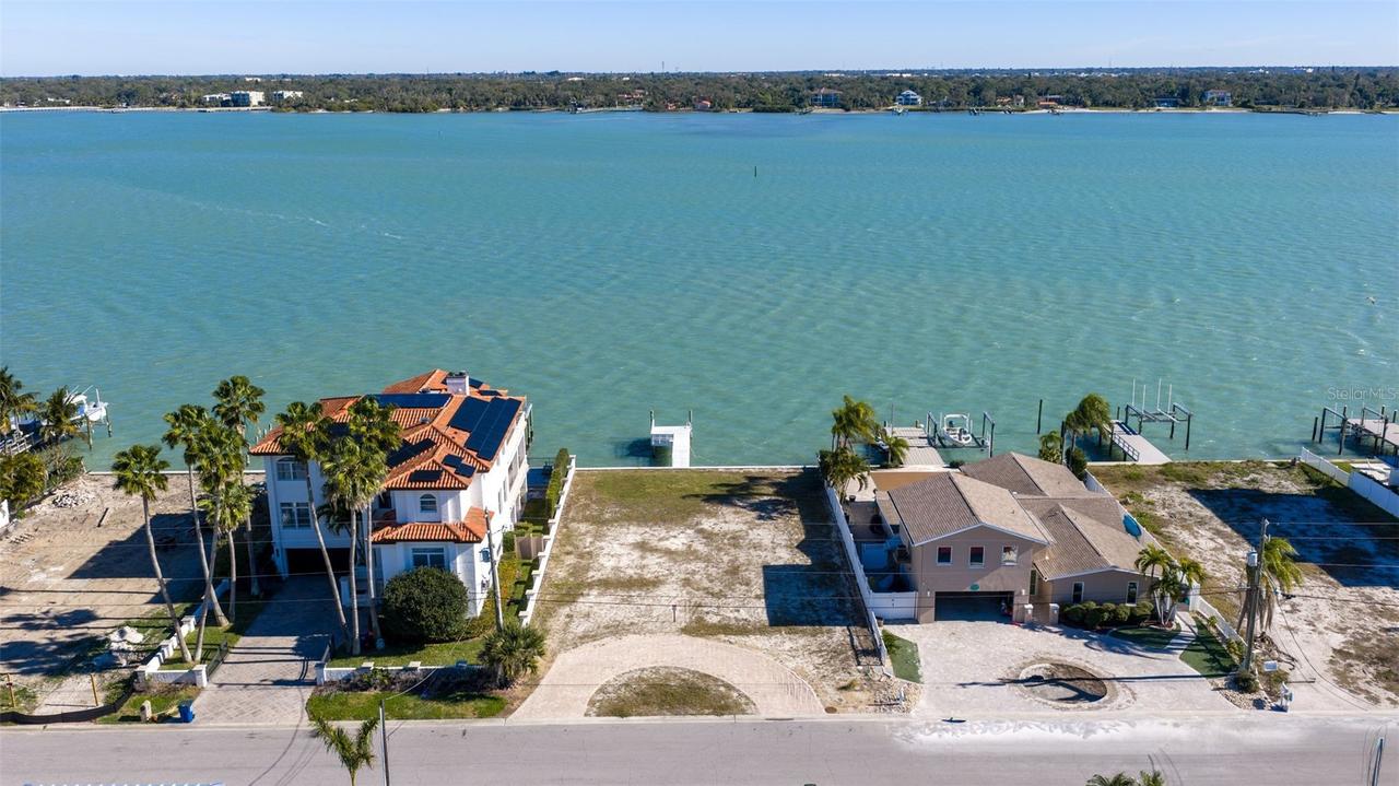 11285 9th St., Treasure Island, FL 33706
