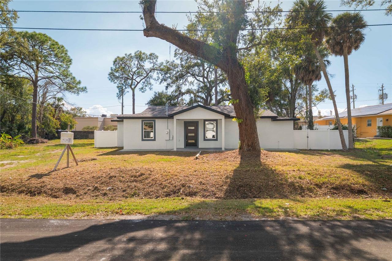 8508 Sunbeam Ln, Tampa, FL 33615