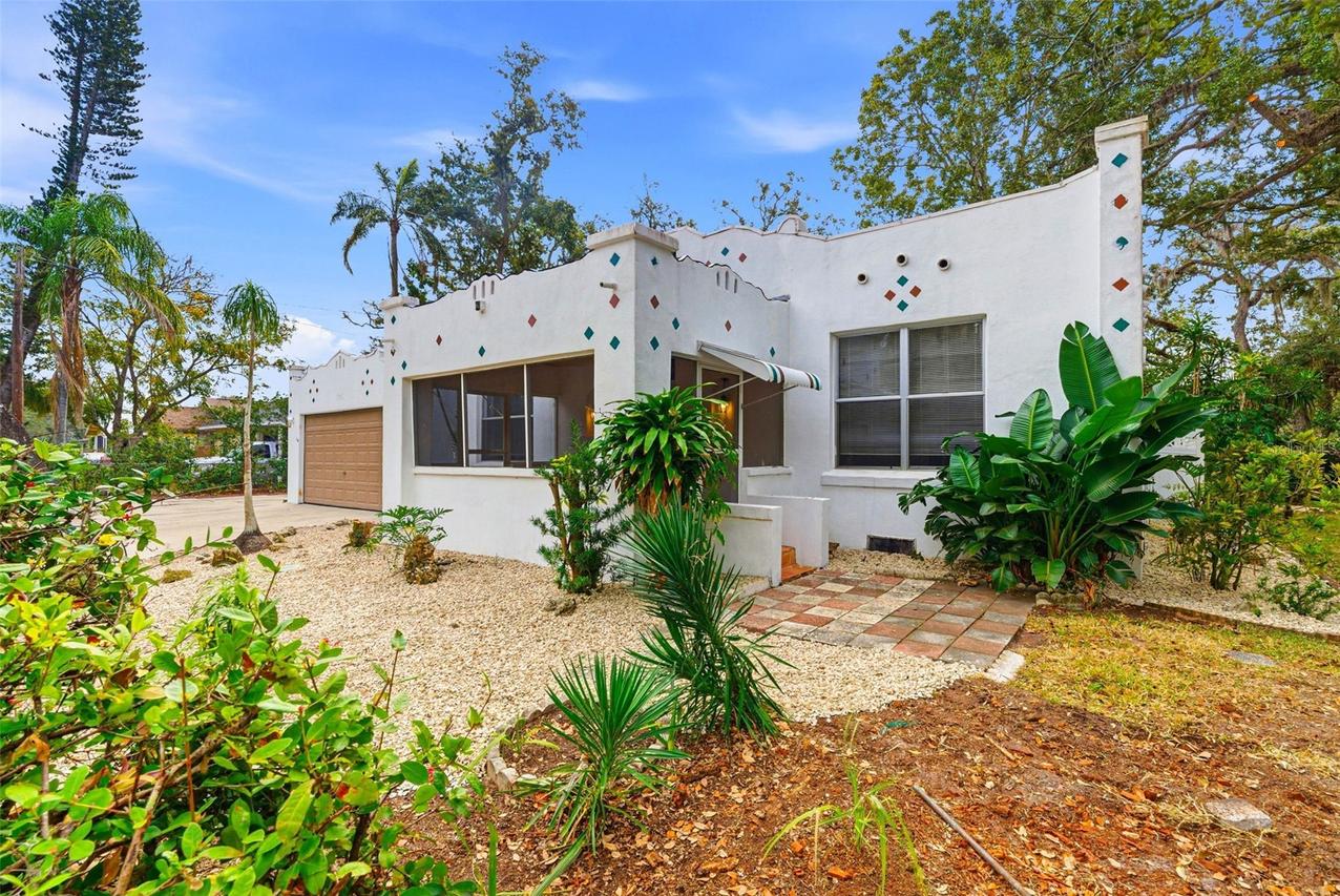 1706 4th Ave., Bradenton, FL 34208