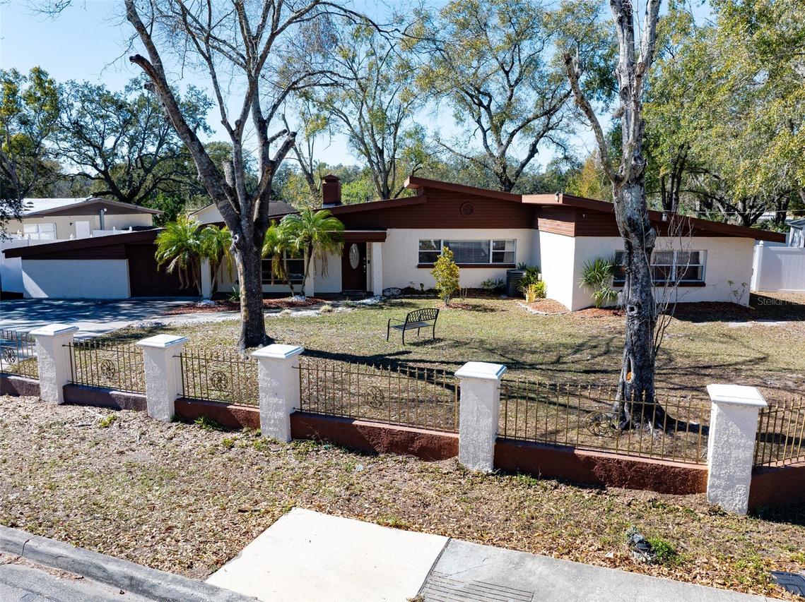 11608 N Boulevard St., Tampa, FL 33612