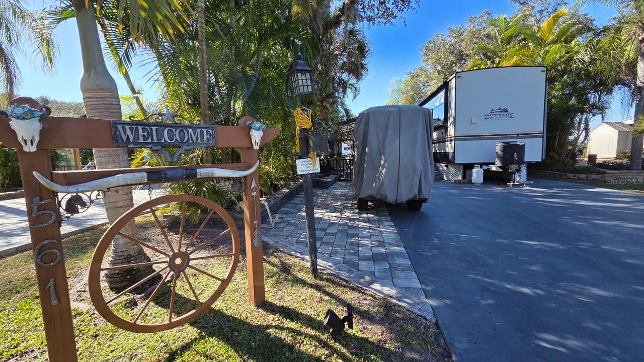 561 Waterway Dr., River Ranch, FL 33867