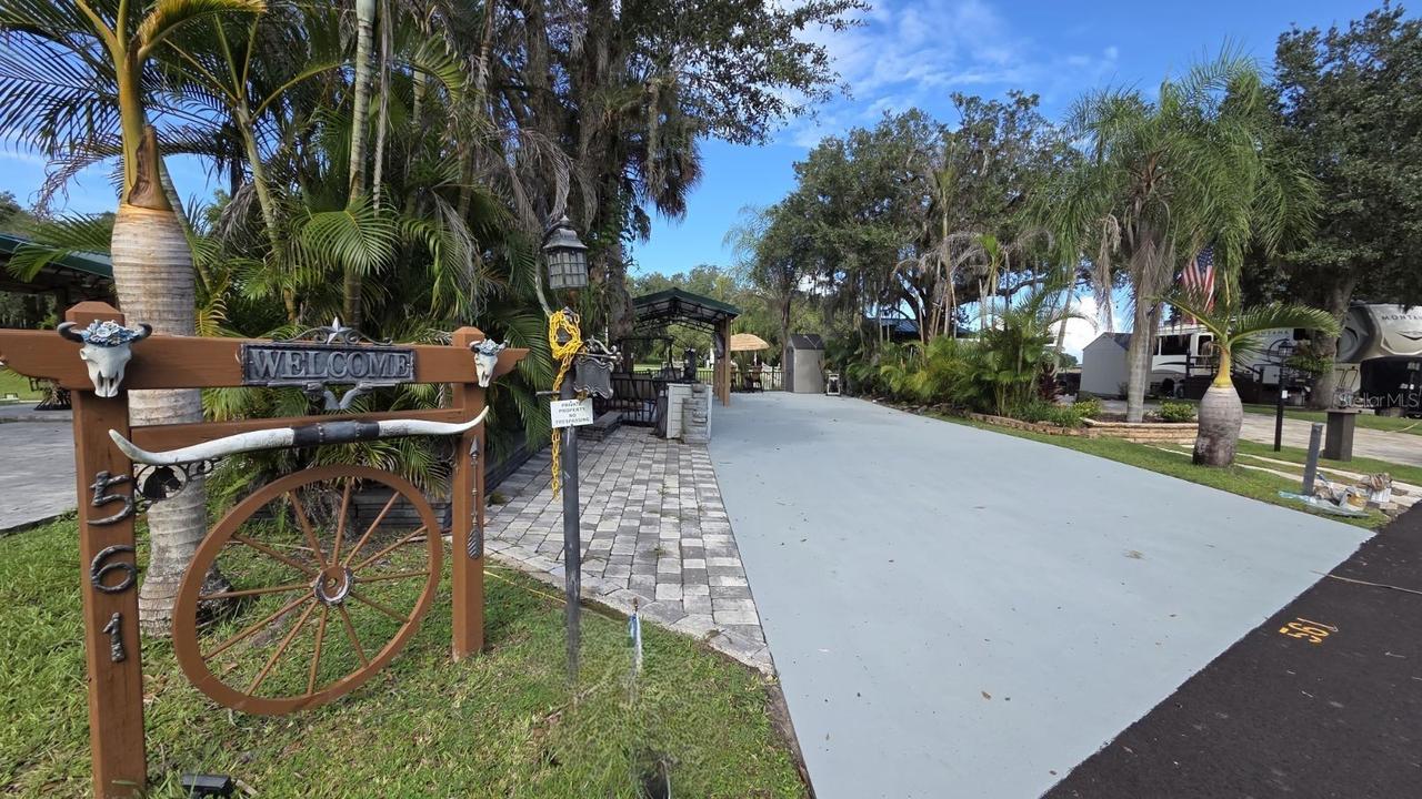561 Waterway Dr., River Ranch, FL 33867