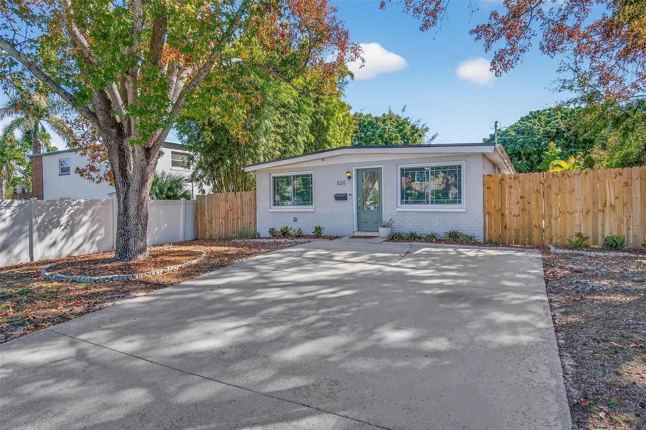 620 50th Ave., St Petersburg, FL 33703