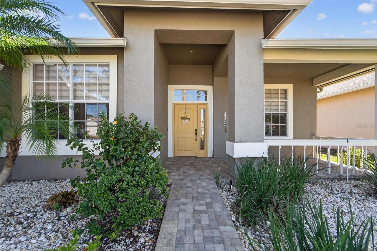 3522 Fox Squirrel Ln., Valrico, FL 33596