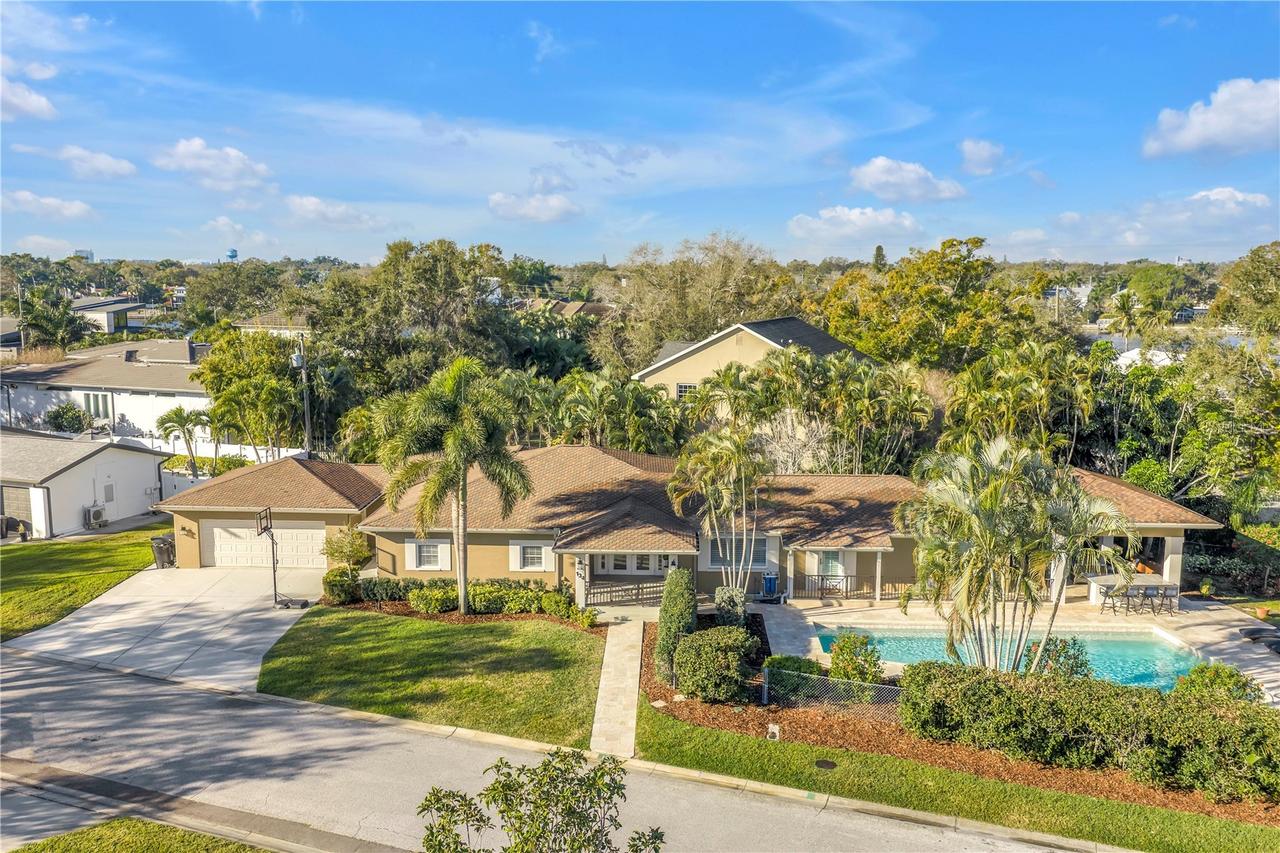 134 Riviera Way, St Petersburg, FL 33704