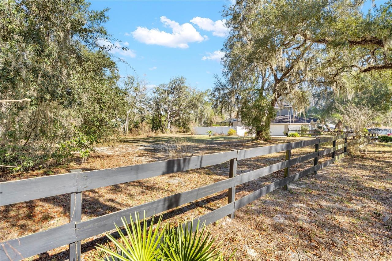 Shorewood Dr., Dade City, FL 33523