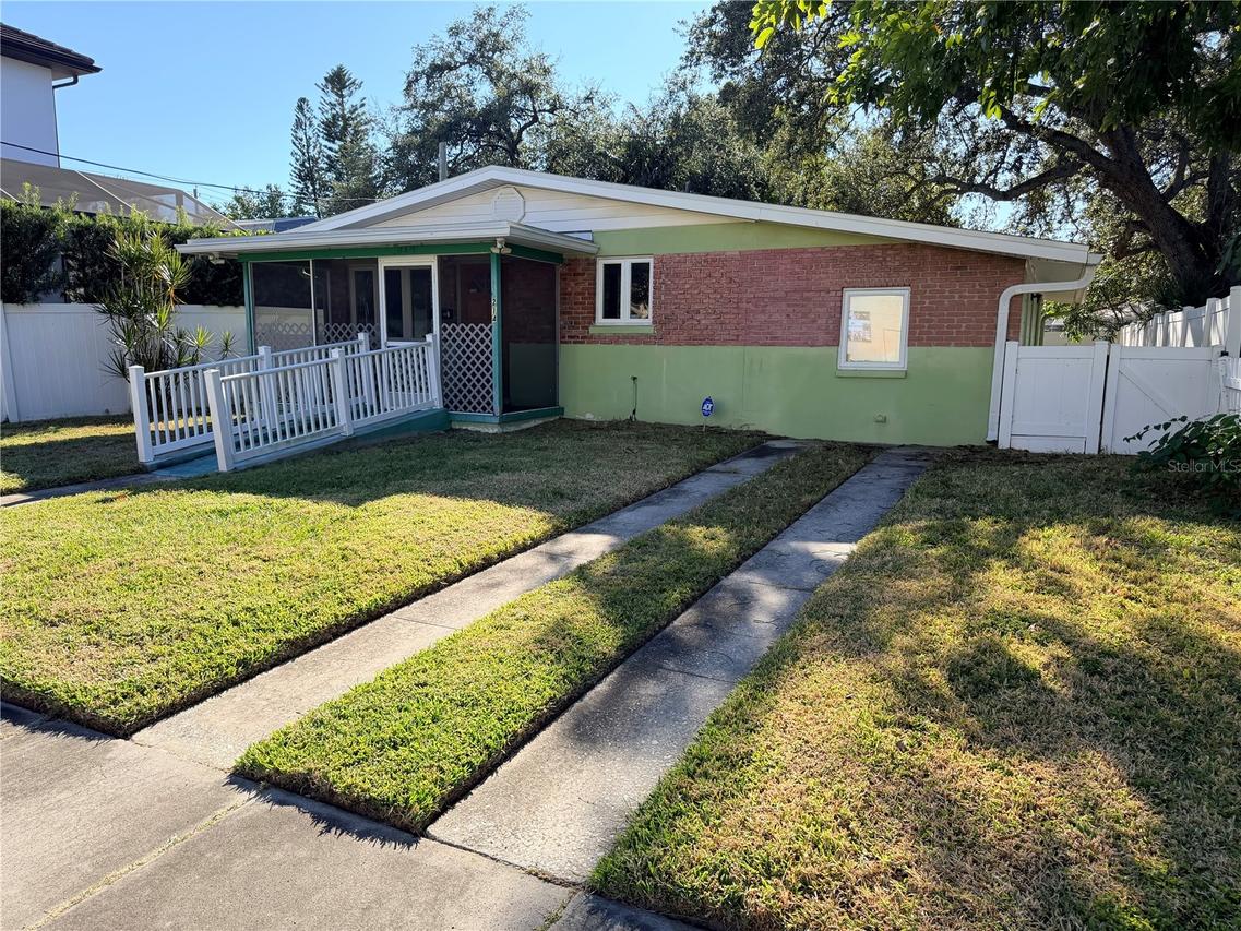 214 Como St., Tampa, FL 33606