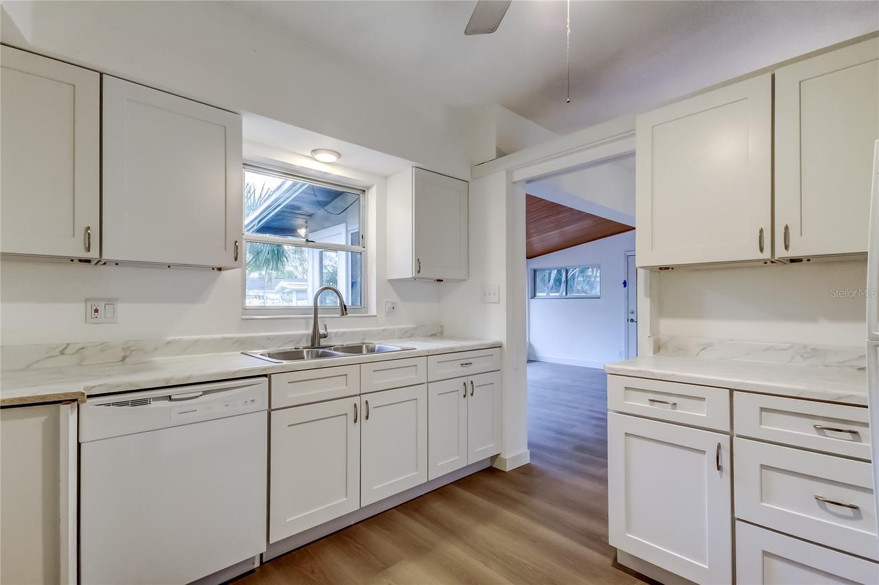 1000 39th Ave., St Petersburg, FL 33703