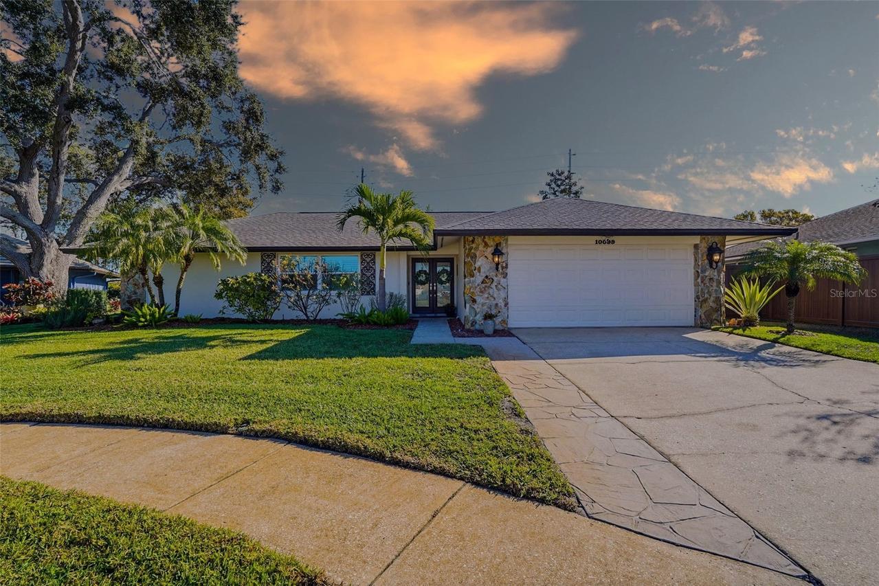 10099 Linden Place Dr., Seminole, FL 33776