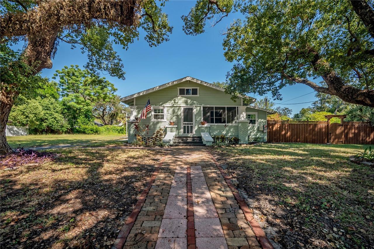 1404 E Cayuga St., Tampa, FL 33603