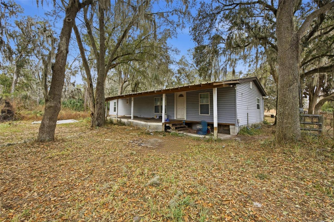1823 Welcome Rd., Lithia, FL 33547