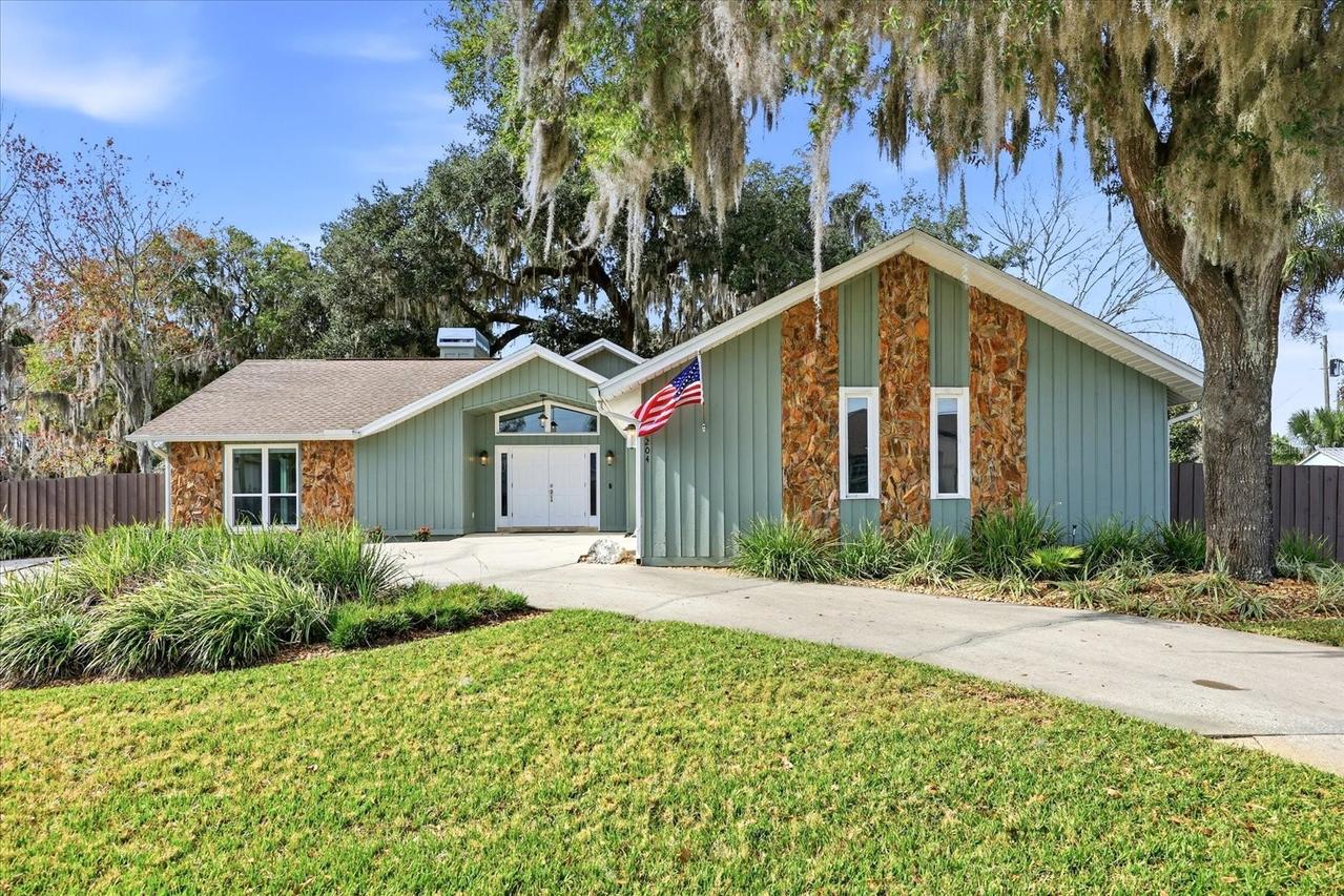 204 SE 2nd Ave., Crystal River, FL 34429