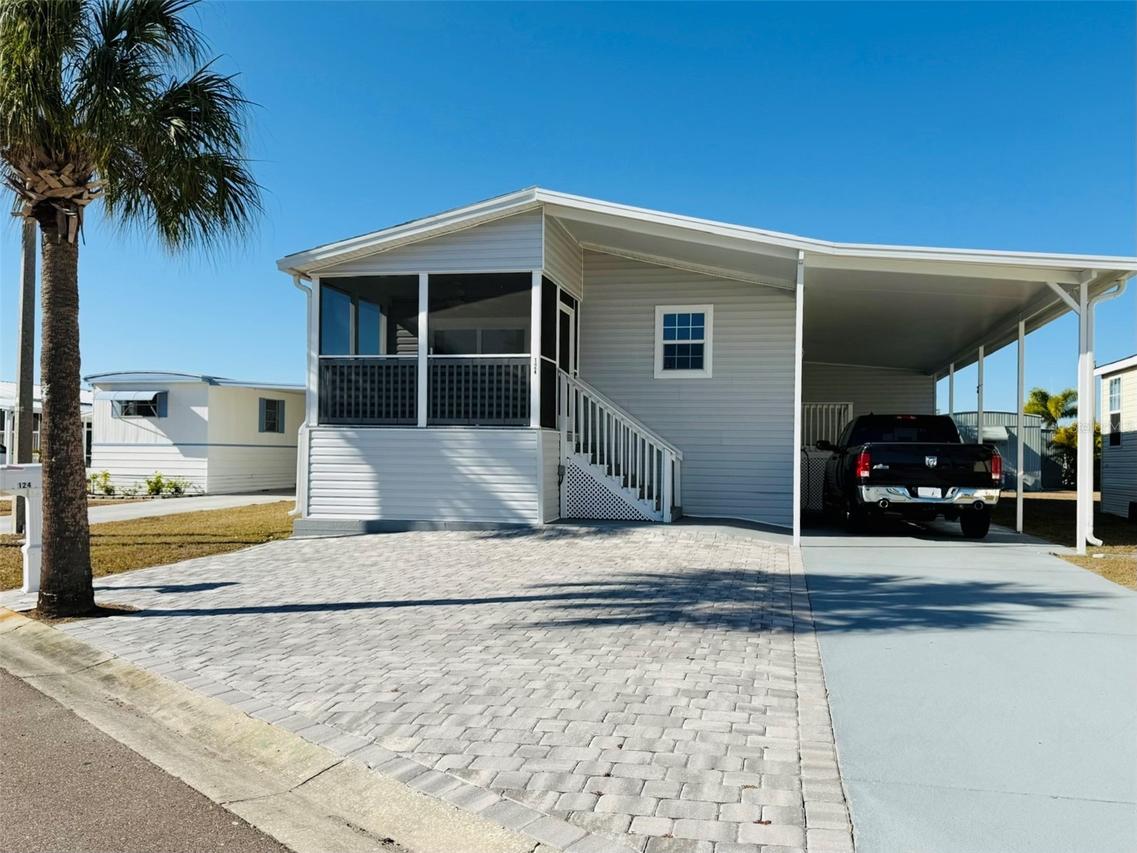 124 E Saint Annes Cir., Apollo Beach, FL 33572