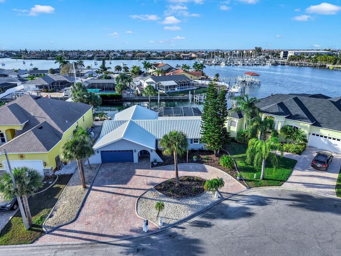 6344 Cottonwood Ln., Apollo Beach, FL 33572