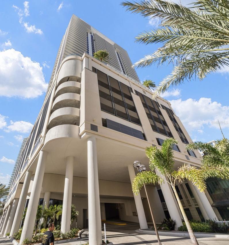 275 1st Ave. #1202, St Petersburg, FL 33701