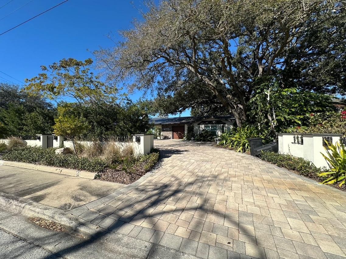 4715 W San Jose St., Tampa, FL 33629