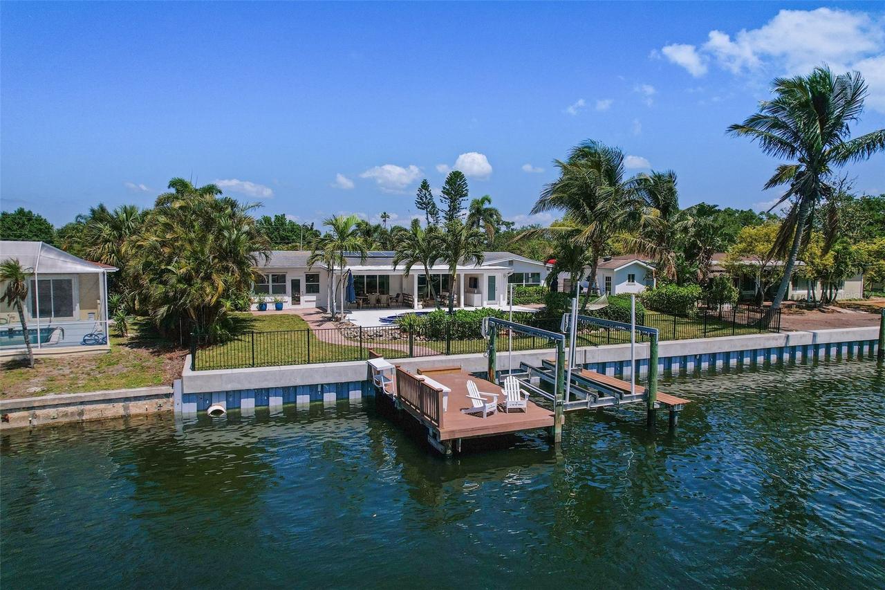 1112 38th Ave., St Petersburg, FL 33704