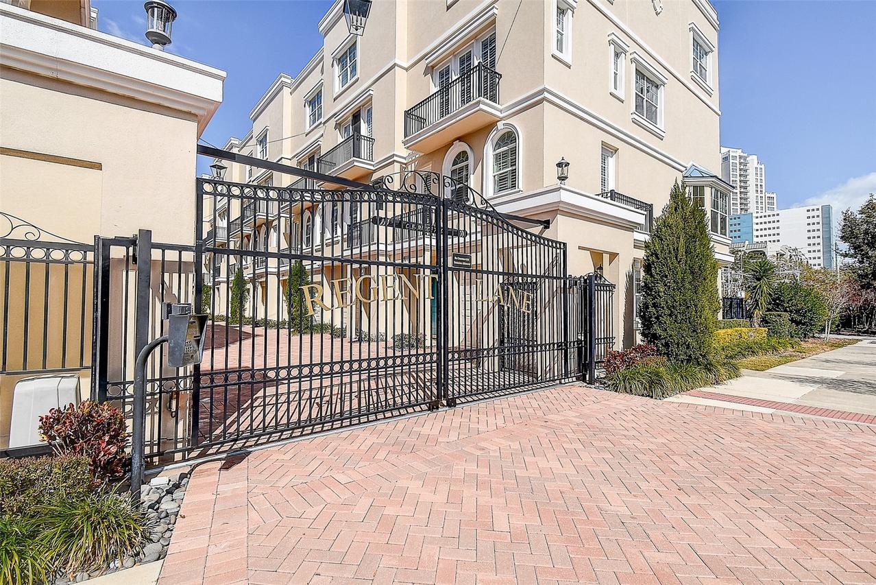 411 Regent Ln., St Petersburg, FL 33701