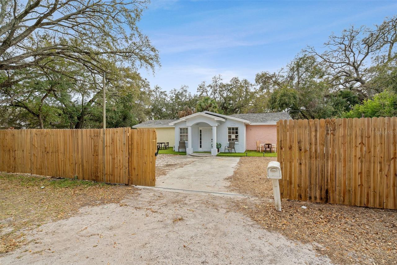 4105 E Knollwood St., Tampa, FL 33610