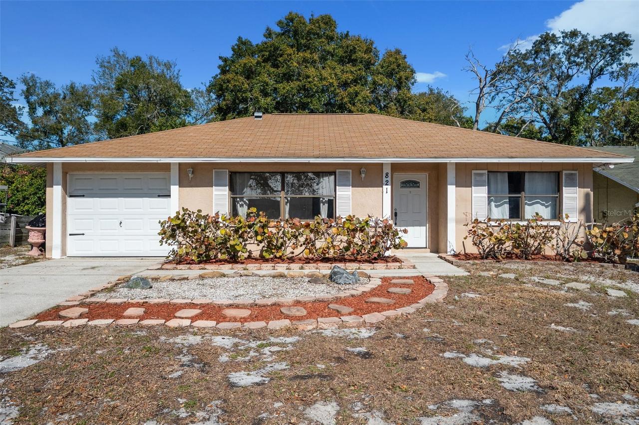 821 Pine St., Tarpon Springs, FL 34689
