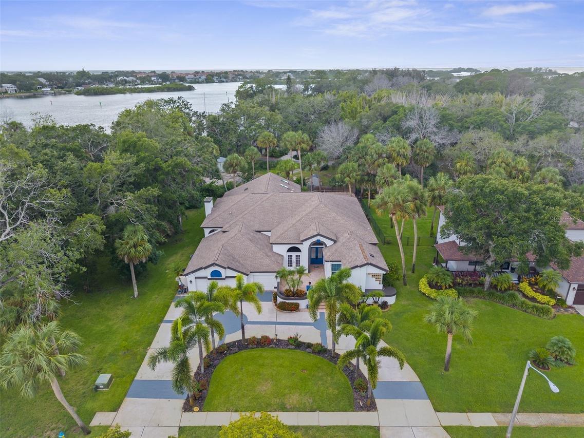 1705 Meyers Cove Dr., Tarpon Springs, FL 34689