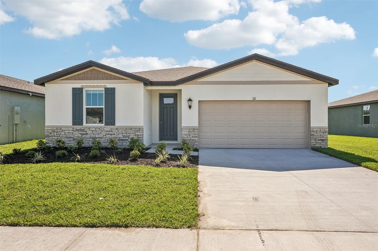 121 Outback Hideaway Ave., Nokomis, FL 34275