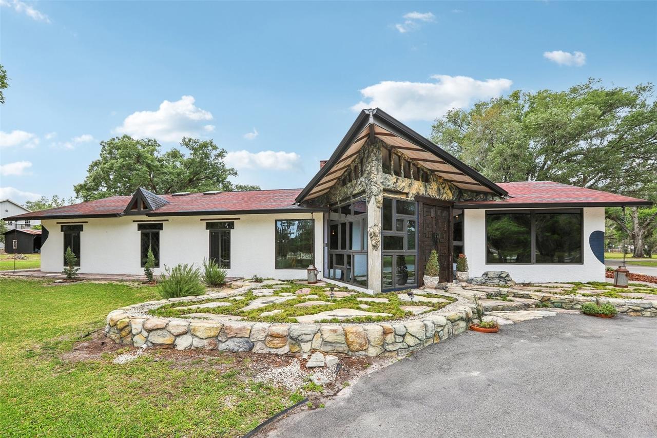 27616 Miller Rd., Dade City, FL 33525