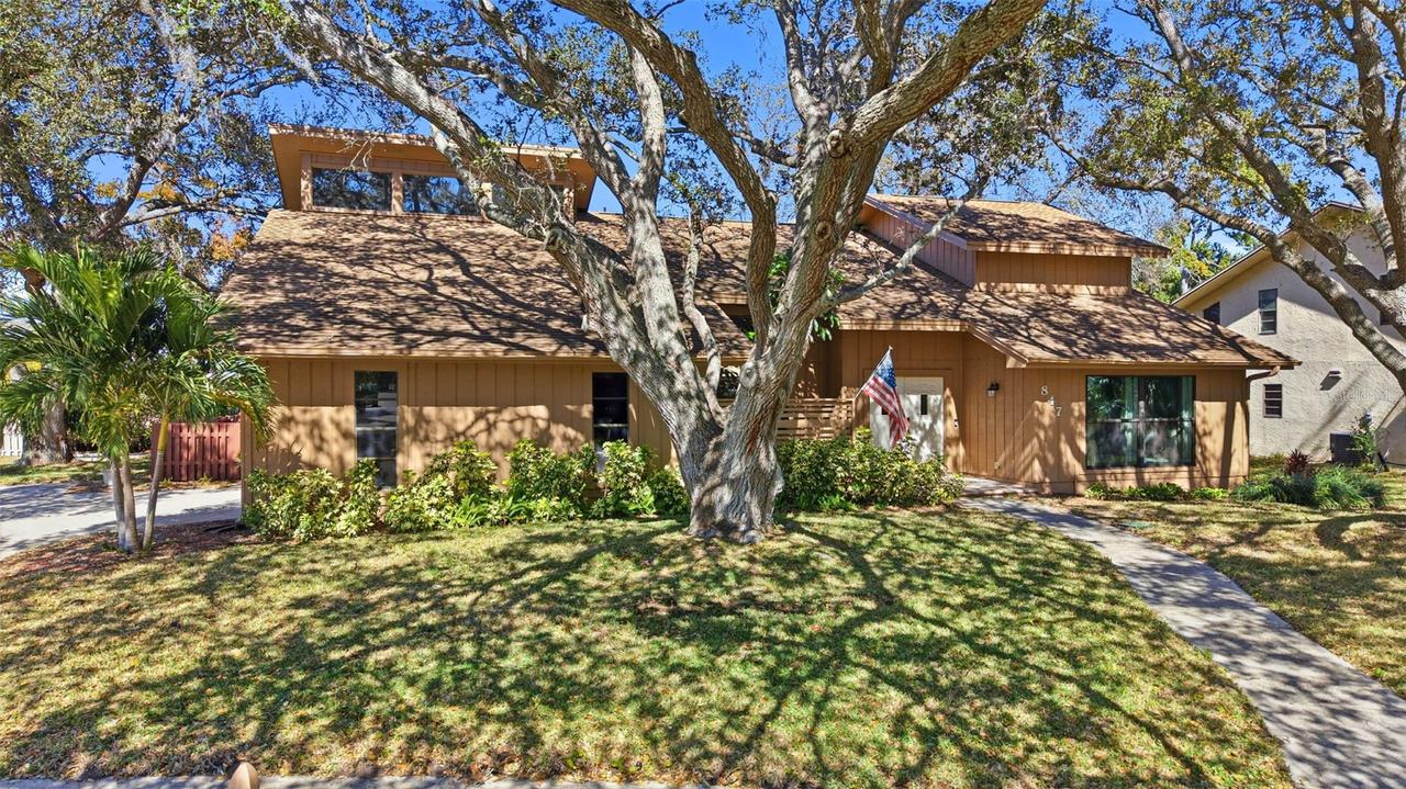 847 Hillside Dr., Palm Harbor, FL 34683