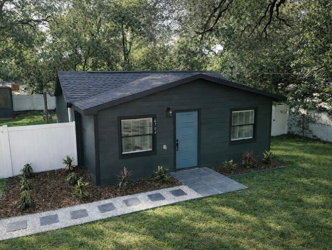 6704 N 11th St., Tampa, FL 33604