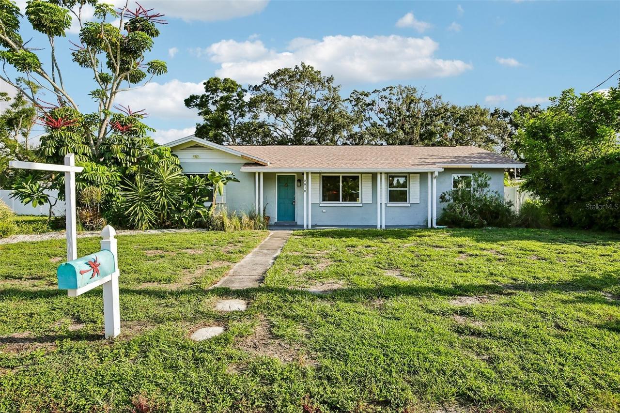 2818 11th Ave., Bradenton, FL 34205
