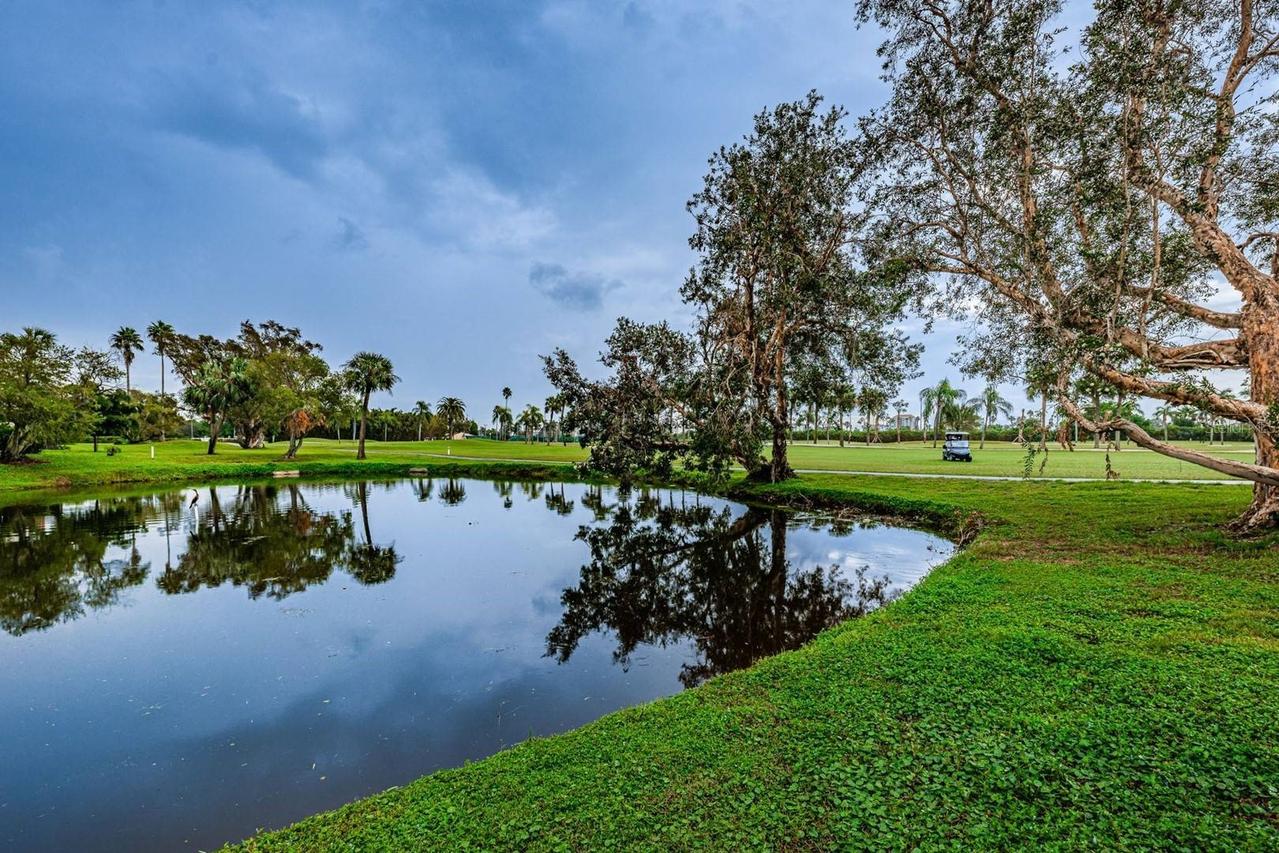 6180 Sun Blvd. #106, St Petersburg, FL 33715