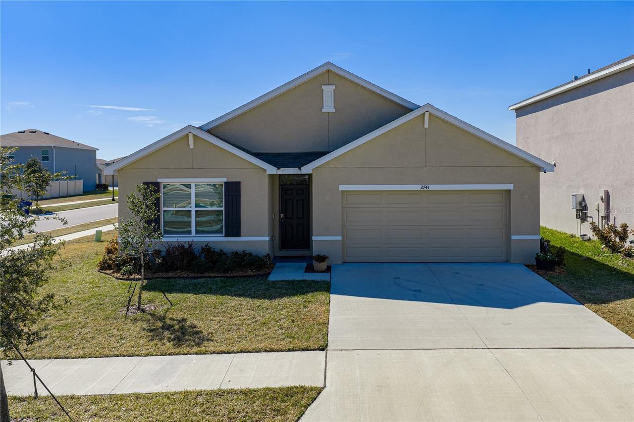 2741 Gardiner Ln., Zephyrhills, FL 33541
