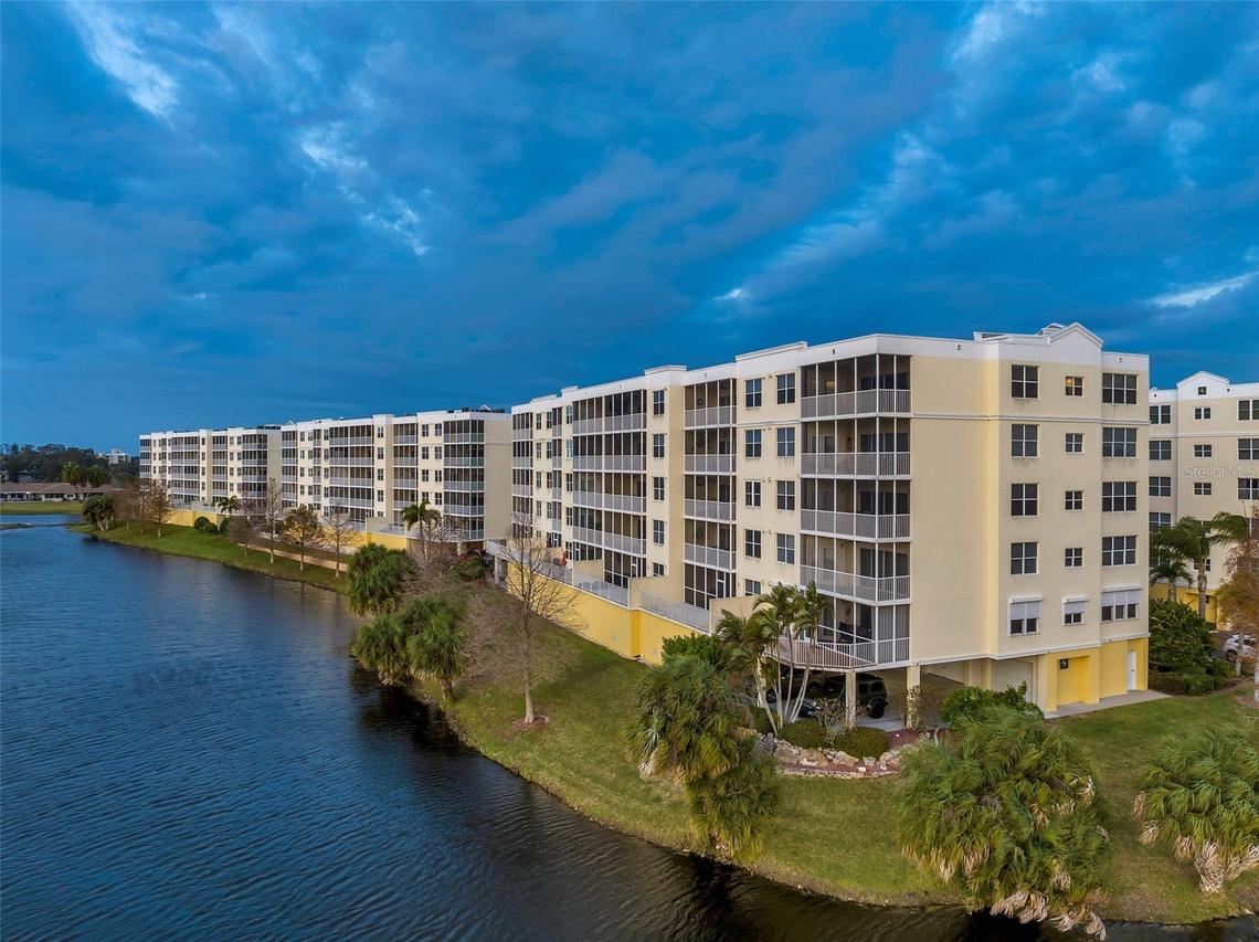 1200 Country Club Dr. #1404, Largo, FL 33771