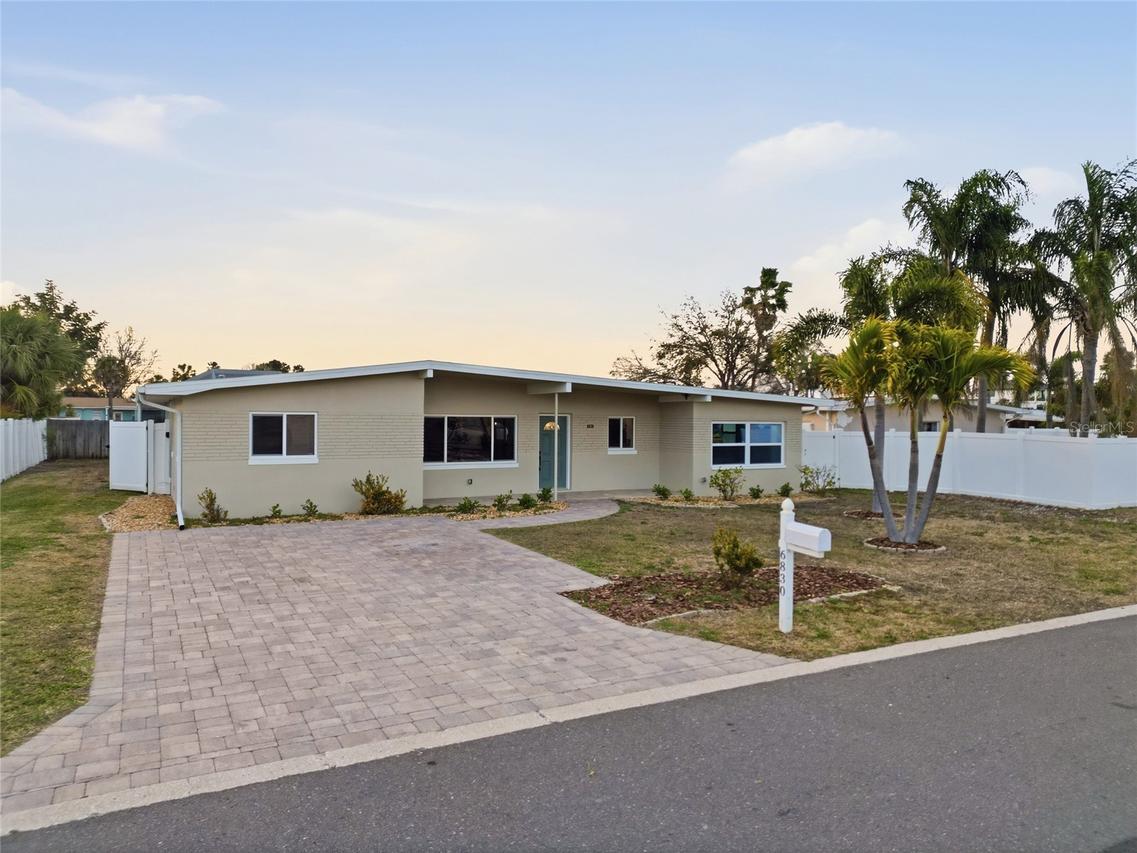 6830 Bay St., St Pete Beach, FL 33706