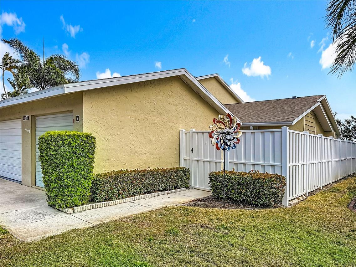 6747 Cape Hatteras Way #4, St Petersburg, FL 33702