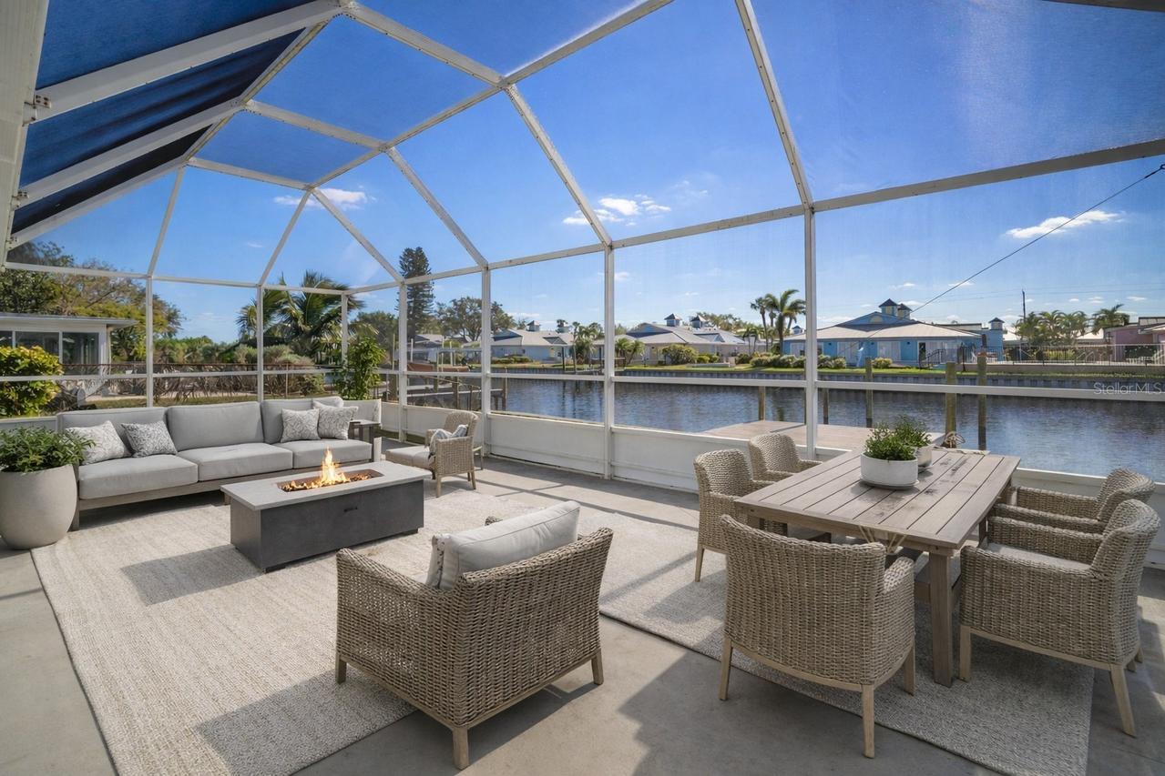 910 Spindle Palm Way, Apollo Beach, FL 33572