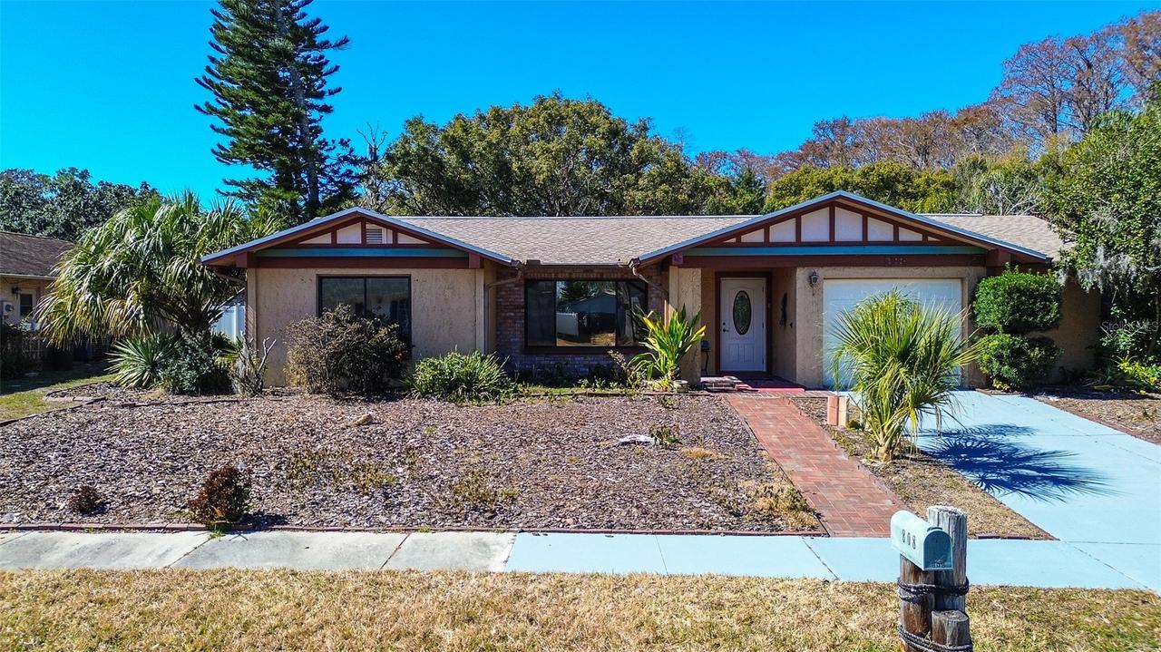 808 Helmsman Way, Palm Harbor, FL 34685