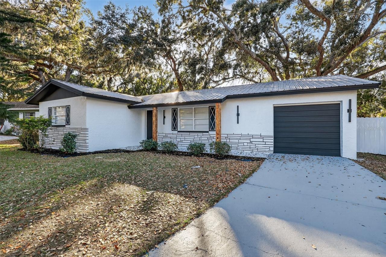 320 Pheasant Cir., Brandon, FL 33510