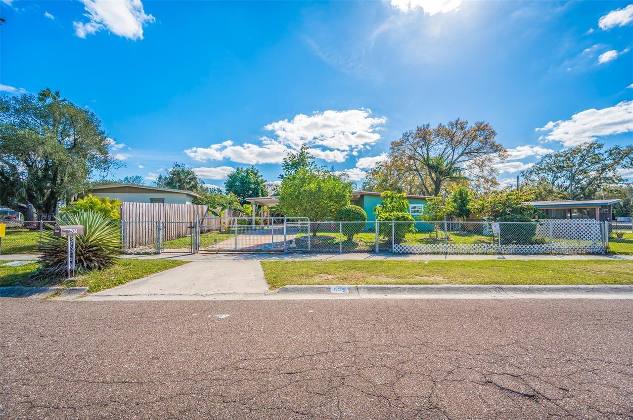 603 Westbrook Ave., Brandon, FL 33511