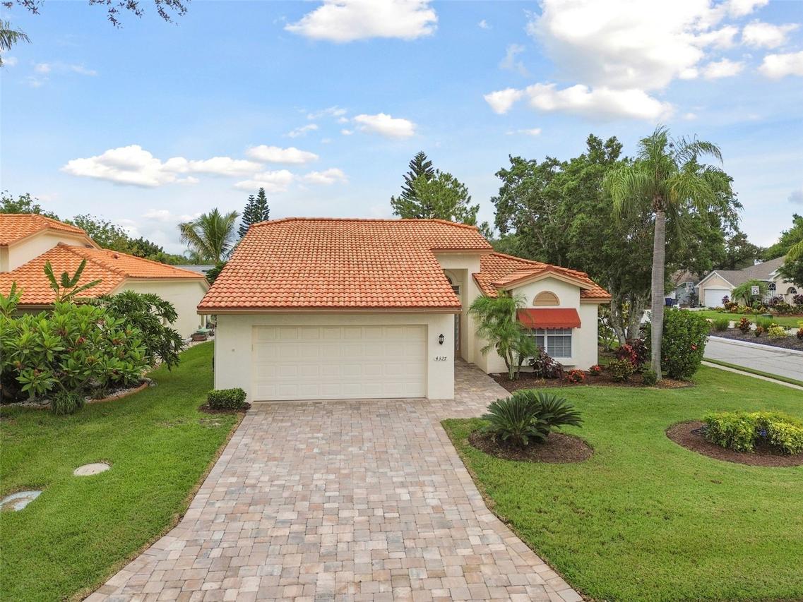 4327 Murfield Dr., Bradenton, FL 34203