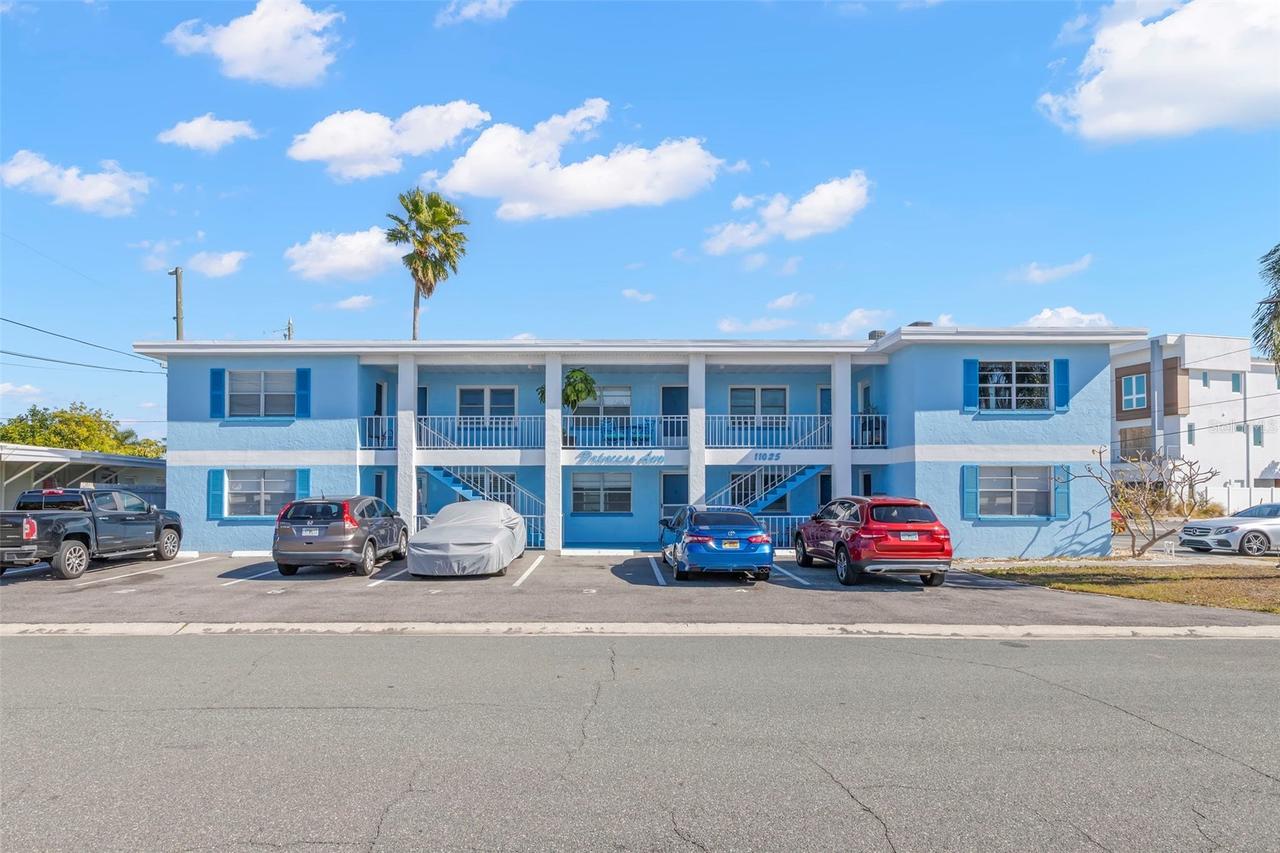 11025 2nd St. #8, Treasure Island, FL 33706